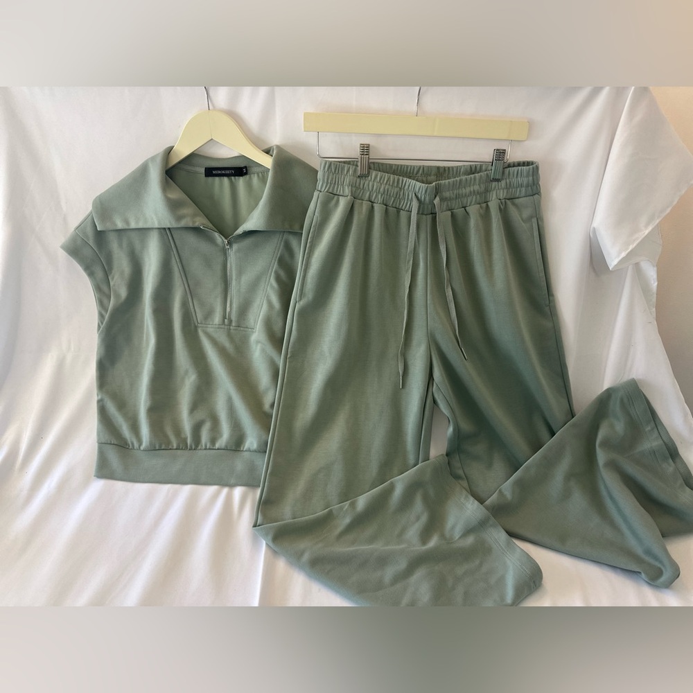 merokeety Women’s two-piece medium sage pants and top combo new